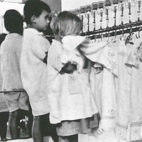 Washing niche [Municipal Montessori Nursery in the Goethehof, Schüttaustrasse, Vienna, 1930-1932] - T. Müller, R. Schneider, <em>Lehrmaterialien 1913-1935. Möbel und Architektur. Techning Meterials 1913-1935. Furniture and Architecture</em>, München, Prestel Verlag, 2002, p.75$$$405