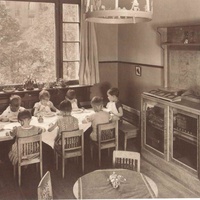 Il pranzo Montessori room as shown at the Werkbund exhibition in Cologne, subsequently given to the Pestalozzi-Fröbel-Haus I, Berlin. Photo: Paul Schulz, 1931 - T. Müller, R. Schneider, <em>Lehrmaterialien 1913-1935. Möbel und Architektur. Techning Meterials 1913-1935. Furniture and Architecture</em>, München, Prestel Verlag, 2002, p. 44.$$$379