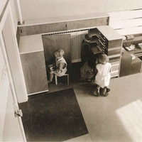 Scuola Montessori, Berlino City-run Montessori nursery in the Goethehof, Schüttaustrasse, Vienna, 1930-32. Architects: Atelier Franz Singer Children by the cupboards in which their personal belongings are kept - T. Müller, R. Schneider, <em>Lehrmaterialien 1913-1935. Möbel und Architektur. Techning Meterials 1913-1935. Furniture and Architecture</em>, München, Prestel Verlag, 2002, p.14.$$$366