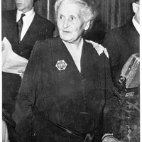 [Maria Montessori at the International Montessori Congress on the theme <em>The Education of Man for World Reconstruction</em>, San Remo, 22–29 August 1949] – ONM Archive.$$$520