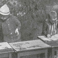 Lavori all'aperto Illustrations for the series of articles by Clara Grunwald on Montessori education published in the journal Das Schulhaus, 1921 - T. Müller, R. Schneider, <em>Lehrmaterialien 1913-1935. Möbel und Architektur. Techning Meterials 1913-1935. Furniture and Architecture</em>, München, Prestel Verlag, 2002, p.46$$$380